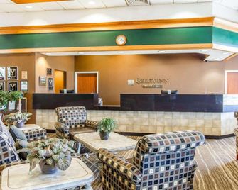 Quality Inn Exit 4 - Clarksville - Lobby