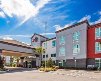 Best Western Plus Chain of Lakes Inn & Suites - Leesburg - Building