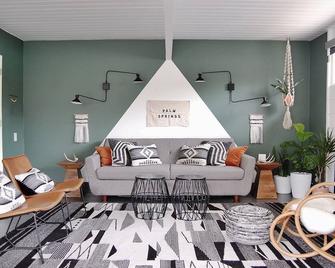 Mid-Century Modern Bohemian Bungalow w/ Pool - Palm Springs - Living room