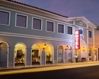 Hotel Colonial Plaza - Itu - Building