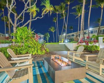 Perfect Beach Vacay! 4 Spacious Rooms | Pool + Fireplace | Near Paukukalo Beach - Kahului - Basen