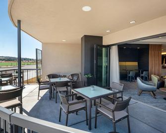 Courtyard by Marriott Petaluma Sonoma County - Petaluma - Balcony