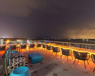 SpringHill Suites by Marriott Bradenton Downtown/Riverfront - Брейдентон - Балкон