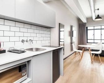 Havn Aparthotel By Totalstay - Cape Town - Kitchen