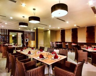 Orchardz Hotel Ayani - Pontianak - Restaurant