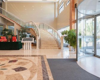 Weida Hotel Weihai - Weihai - Front desk