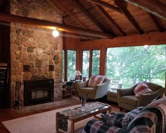 Lakefront Guest Suite - Park Rapids - Living room