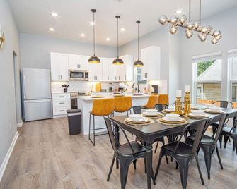 Inviting 4br/2ba Near Downtown & Riverwalk - San Antonio - Essbereich