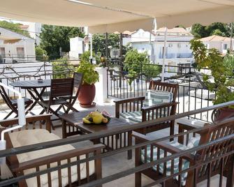 Pegasus Hotel Samos - Pythagorio - Veranda