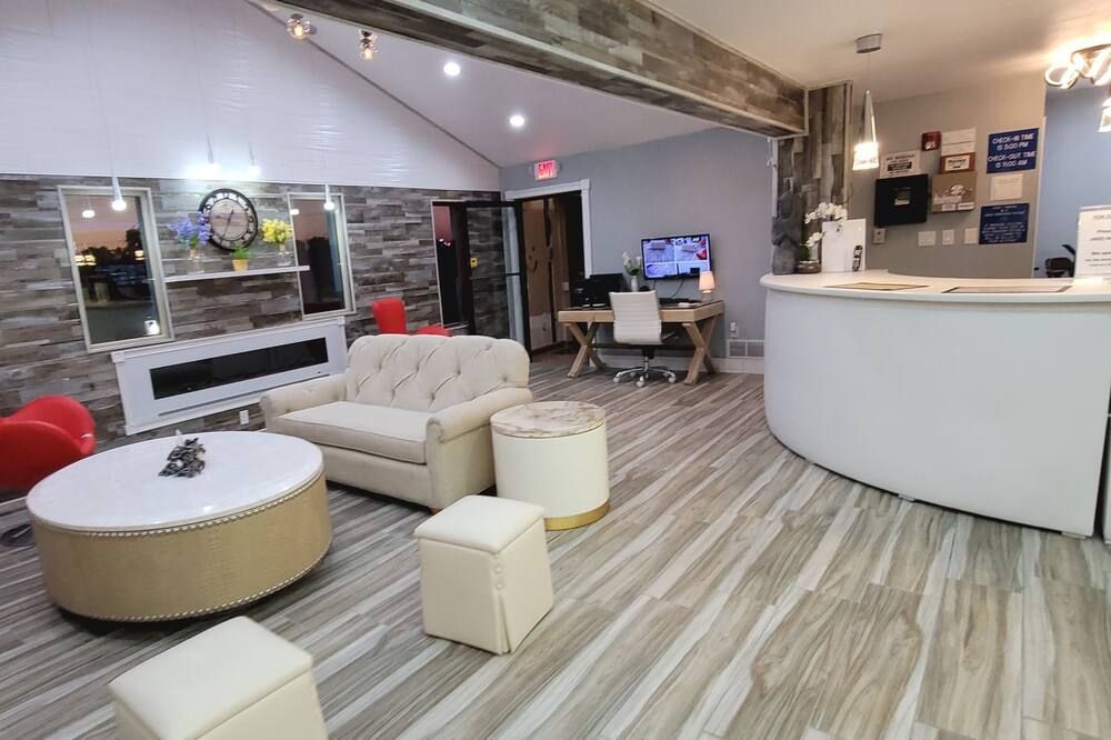 Lobby view of Dragonfly Inn & Suites