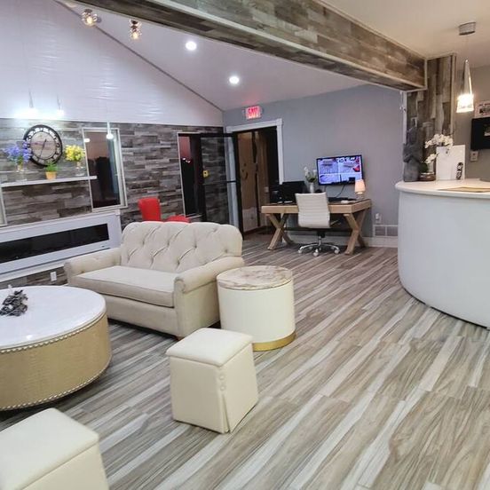 Lobby view of Dragonfly Inn & Suites