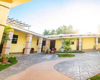 Hotel El Milagro - El Fuerte