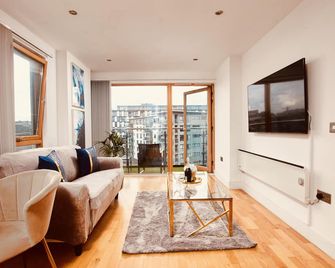 Deluxe City Centre Apt Balcony View Free Parking - Leeds - Stue