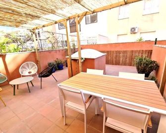 Citadel Holiday Apartment 'Oliva' Roses, Beach 200m, centre 300m, Pr Parking Big sun Terrace - Roses - Balcone