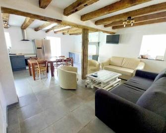 La maison de l'Anglaise - Gîte sleeps 15 - Peyrat-de-Bellac - Sala de estar
