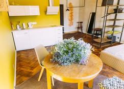 Baltic Design Apartments with free Parking - Riga - Dining room