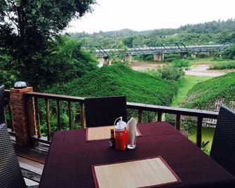 Him Naam Pai Resort - פאי - מרפסת