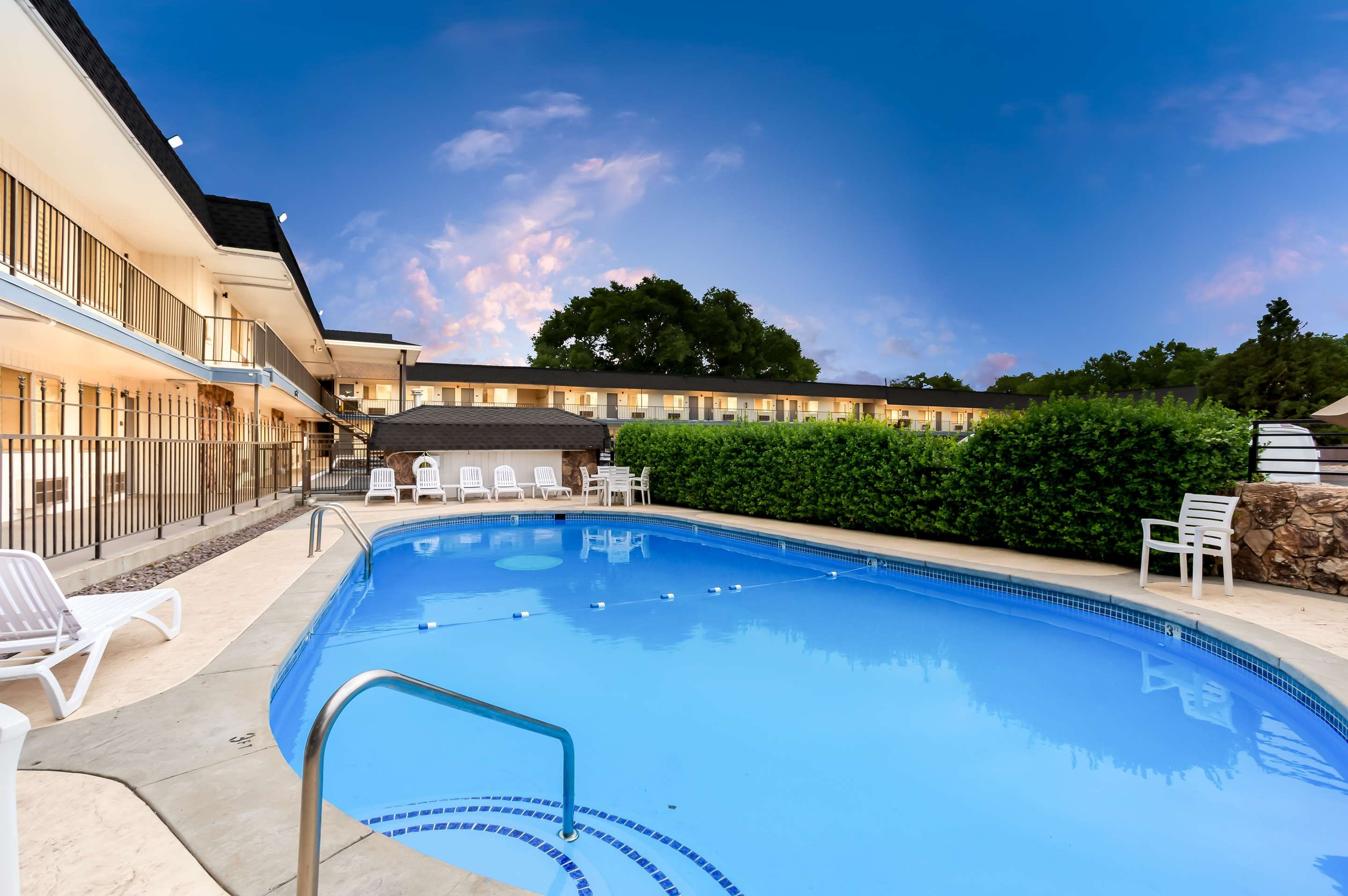 SureStay Plus by Best Western Susanville - Susanville - Piscina