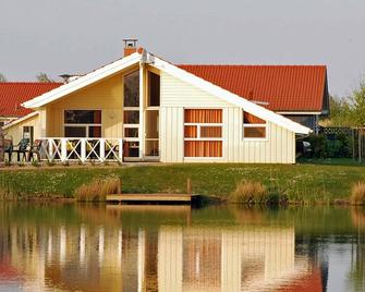 12 person holiday home in Otterndorf - Otterndorf - Gebouw
