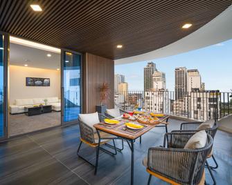 Golden Lotus Grand Da Nang - Panoramic Rooftop Bar & Daily Afternoon Tea - Da Nang - Varanda
