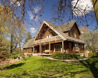 Runaway Rooster B&B - The Coop - Prince Edward - Edificio