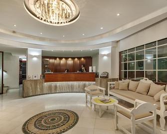 Elina Hotel Apartments - Rethymno - Front desk