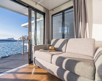 Marina Martinshafen - Beach life - Sassnitz - Salon