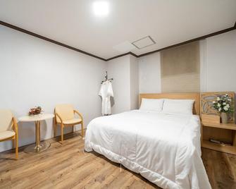 Incheon (Seokmodo) Hotel - Samsan-myeon - Bedroom