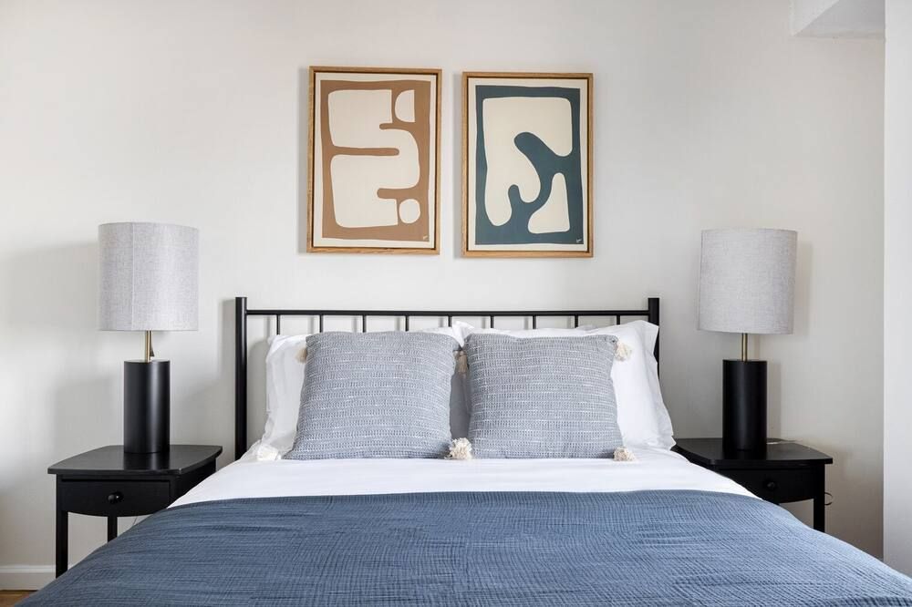 Central Cambridge 1BR near restaurants, steps from Train, by Blueground - קיימברידג' - חדר שינה