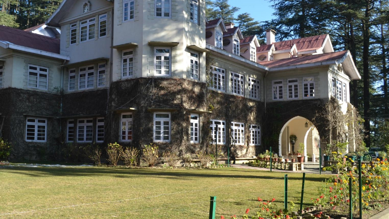Woodville Palace by Signum