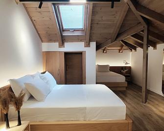 Palorto Inn - Gjirokastra - Habitación