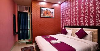 Hotel Devbhoomi Inn - Rishikesh - Bedroom