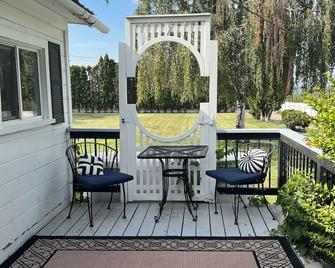 The Irish House - Grandview - Patio