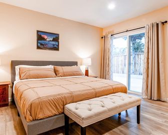 Luxury 3 BR Home By Levy's Great America Conv Ctr - Santa Clara - Bedroom