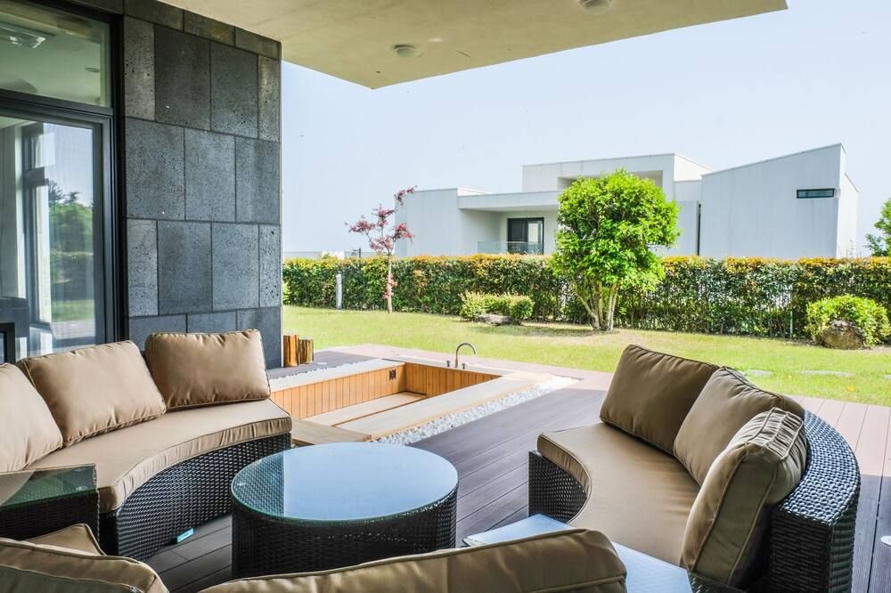 Velum Resort - סאוגוויפו - פטיו