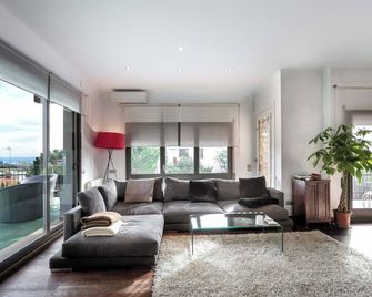 Costa Maresme Barcelona , Relax & Pool - Cabrils - Sala de estar