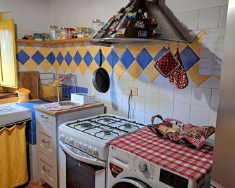 The House of the Robin - Velletri - Cucina
