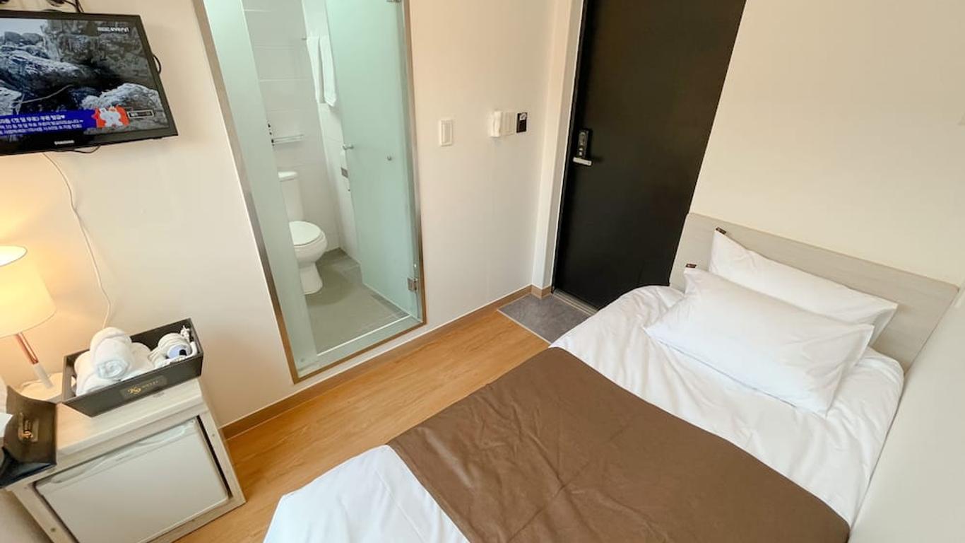 K-Guesthouse Myeongdong 2