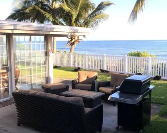 Northshore Oceanfront Home- 5 bedroom and 4 bath - Waialua - Patio