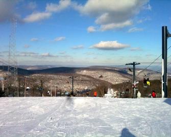 Spacious 2 Bedroom Blue Knob Ski Condo Mountain Getaway - Claysburg - Property amenity