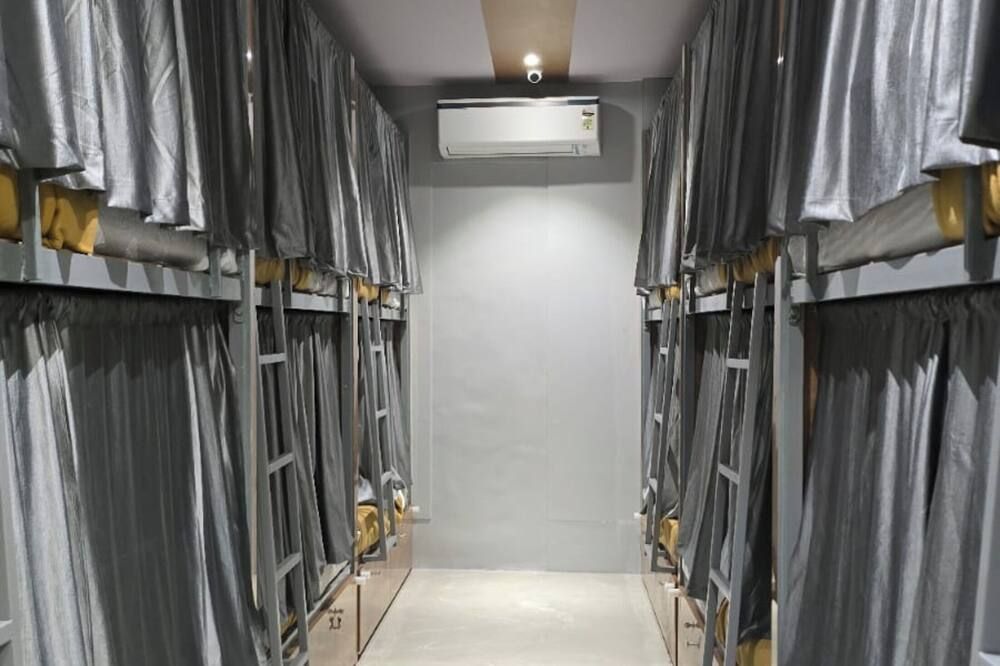 كلاسي إك دورميتوري - مومباي - غرفة نوم