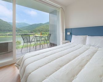 Gapyeong Rowa River view Pension - Gapyeong