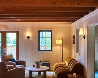 Haven of Relaxation! 2 Comfortable Units, Minutes to Sunset Beach County Park - Guerneville - Sala de estar