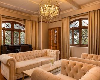 The Bellwood Manor - Nuwara Eliya - Huiskamer