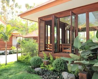 Viranya Resort - Buri Ram - Building