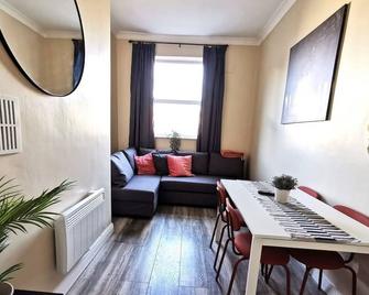 Cosy Apartment Near Oconnell St Reliable Fast Wifi - Dublín - Restaurante