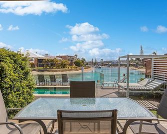 Saltwater Villas - Pet Friendly - Waterfront - Mooloolaba - Balcony