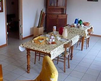 B&B Il Cortile - Valmadrera - Comedor