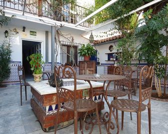 Pension Aduar - Marbella - Patio