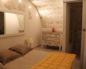 maison de village - Saint-Quentin-la-Poterie - Bedroom